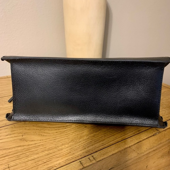 Kate Spade Purse - Picture 4 of 8